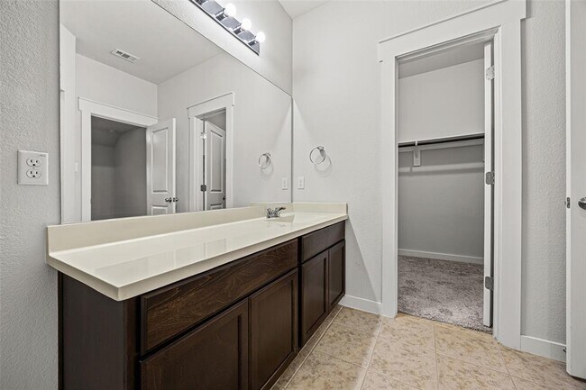 Building Photo - 5800 Marostica Ln