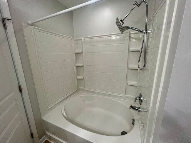 Building Photo - 832 Cupola Dr