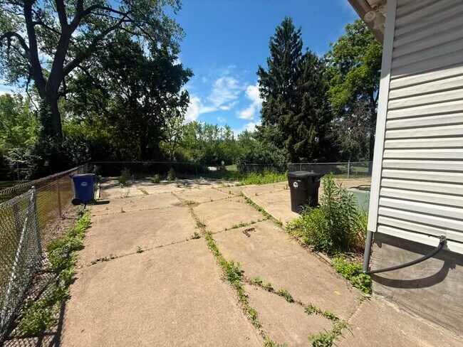 Building Photo - 3816 Cullen Dr