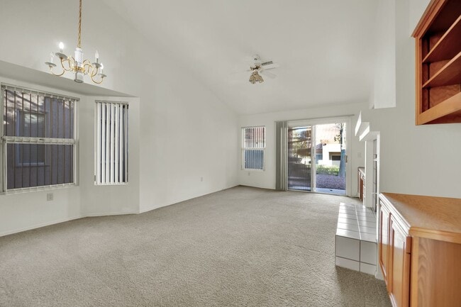 Building Photo - A Must See!!! Beautiful 2/2 home!!! Summerlin!!