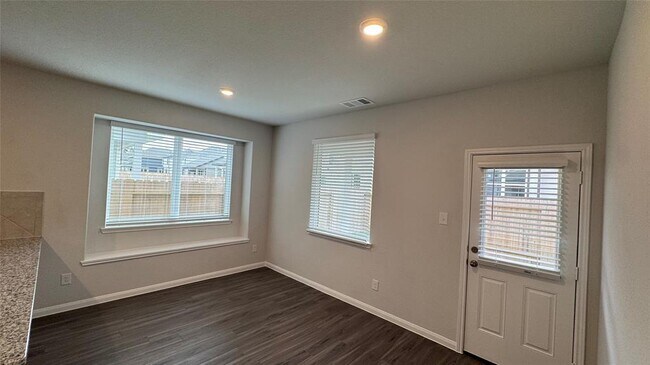 Building Photo - 13249 Musky Dr