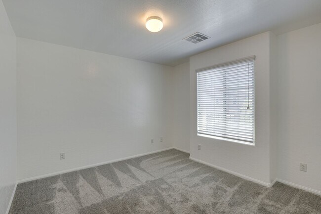 Building Photo - ** COMING SOON ** Modern Open-Concept Rental Home with White Shaker Kitchen Cabinets & Low-Mainte...