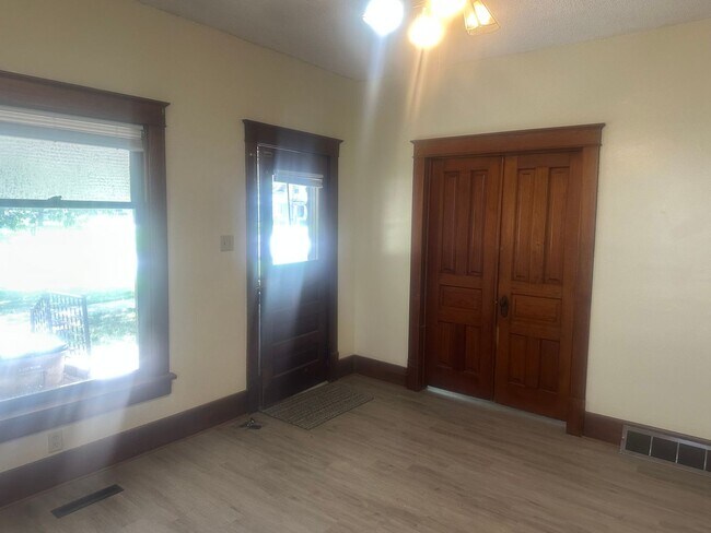 Building Photo - an0603