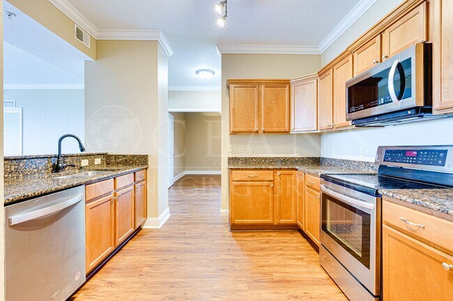 Building Photo - GORGEOUS Waterfront Condo in South Daytona