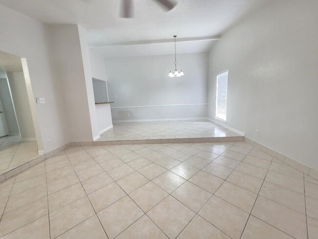 Building Photo - 15630 Camino Del Sol Dr