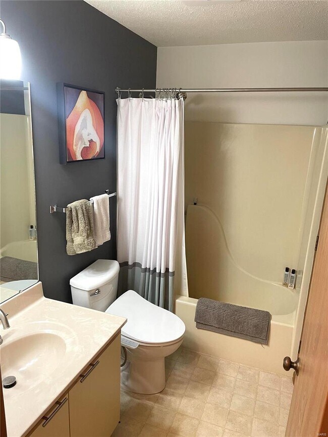 Building Photo - 1101 Woodgate Dr