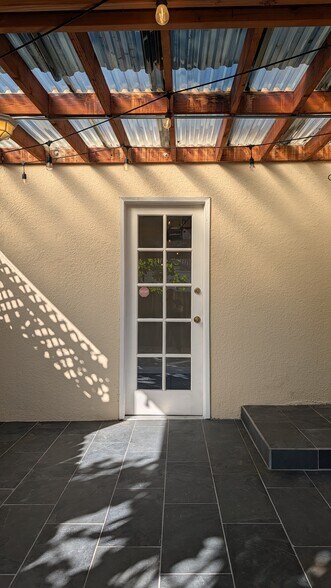 Building Photo - 1203 N Kenilworth Ave