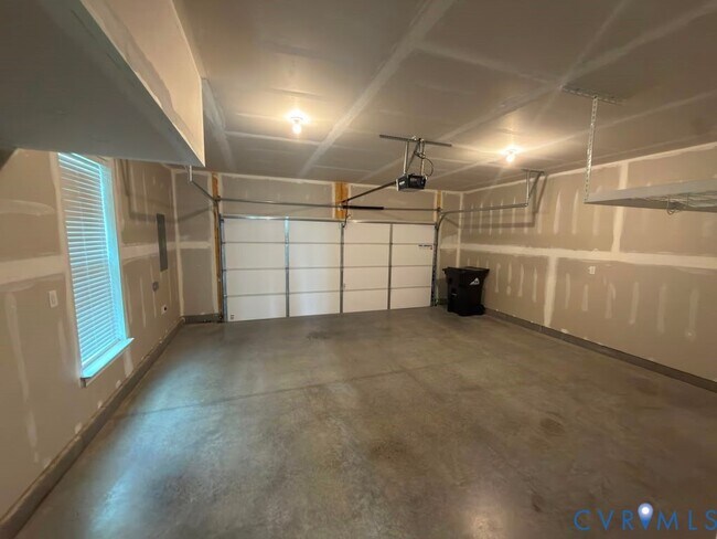 Building Photo - 15363 Sunray Aly