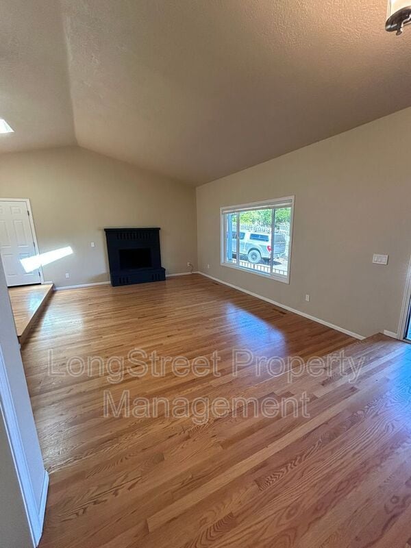 Building Photo - 4181 NW Jasmine Pl