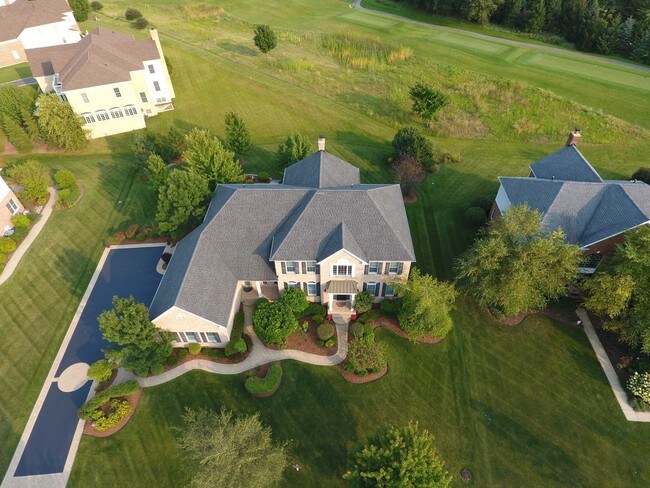 Building Photo - 21 Doral Dr