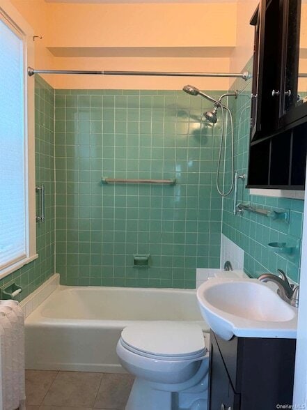 Building Photo - 12 Parry Ave