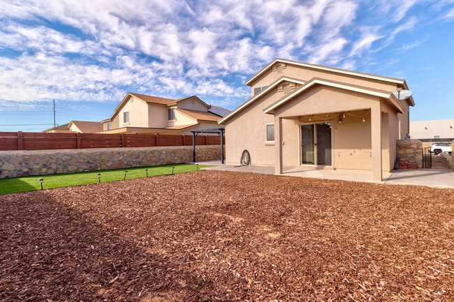 Building Photo - CHARMING EASTSIDE EL PASO HOME