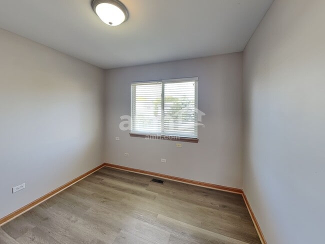 Building Photo - 2438 Foxtail Ct