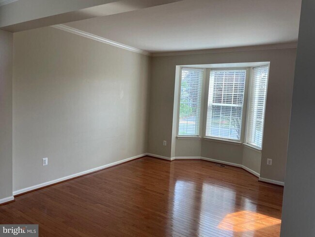 Building Photo - 233 Morlyn Dr