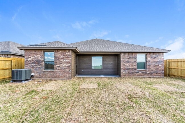 Building Photo - 901 NW 6th St