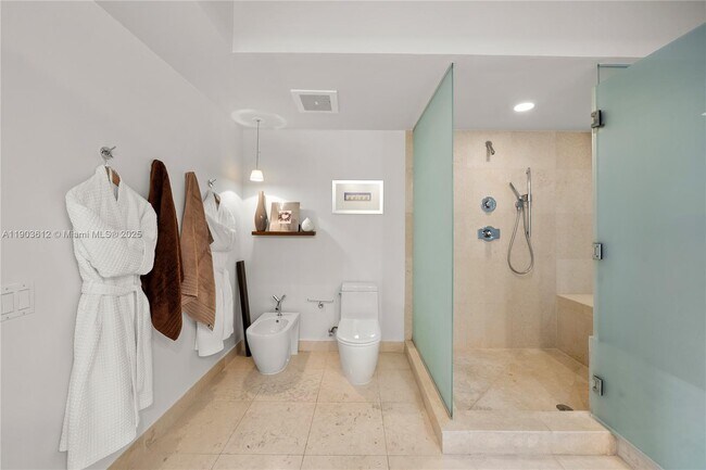 Building Photo - 450 Alton Rd