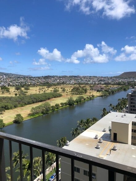 Building Photo - 2345 Ala Wai Blvd