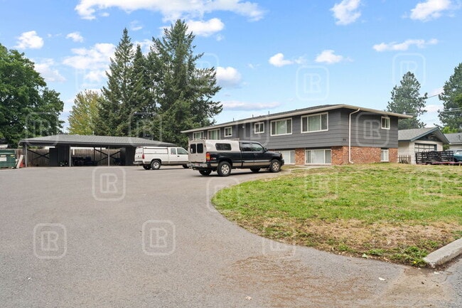 Building Photo - PC- 3251 North 7th Street - 4