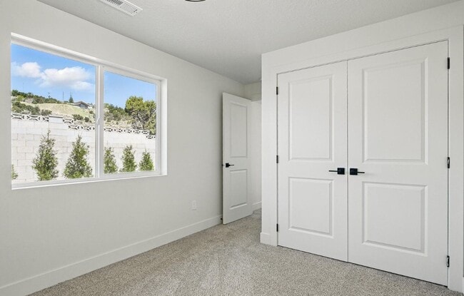 Building Photo - 732 S Liberty Cove Dr