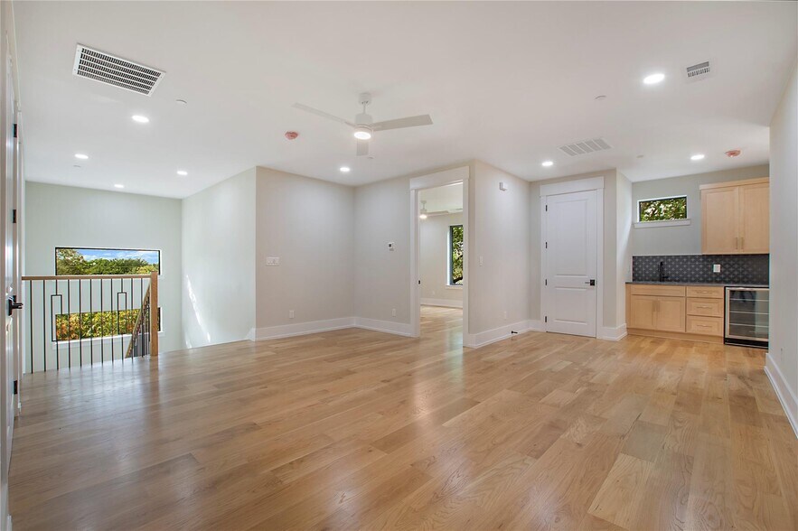 Building Photo - 4208 Allencrest Ln