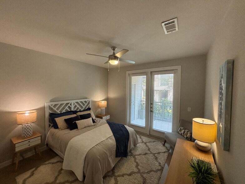 Building Photo - 4300 Cromwell Dr