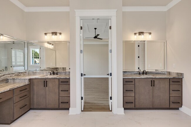 Building Photo - 5056 Jon Oak Dr