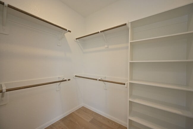 Building Photo - 4112 Farm Holw St