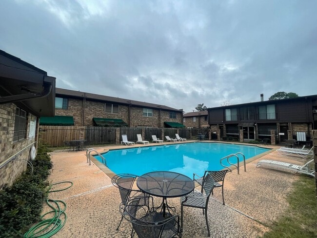 Building Photo - Don't Miss Out! Wont Last Long!