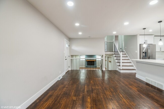 Building Photo - 15463 Diekman Ct