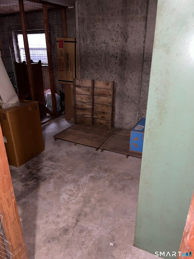 Building Photo - 235 Henry Ave