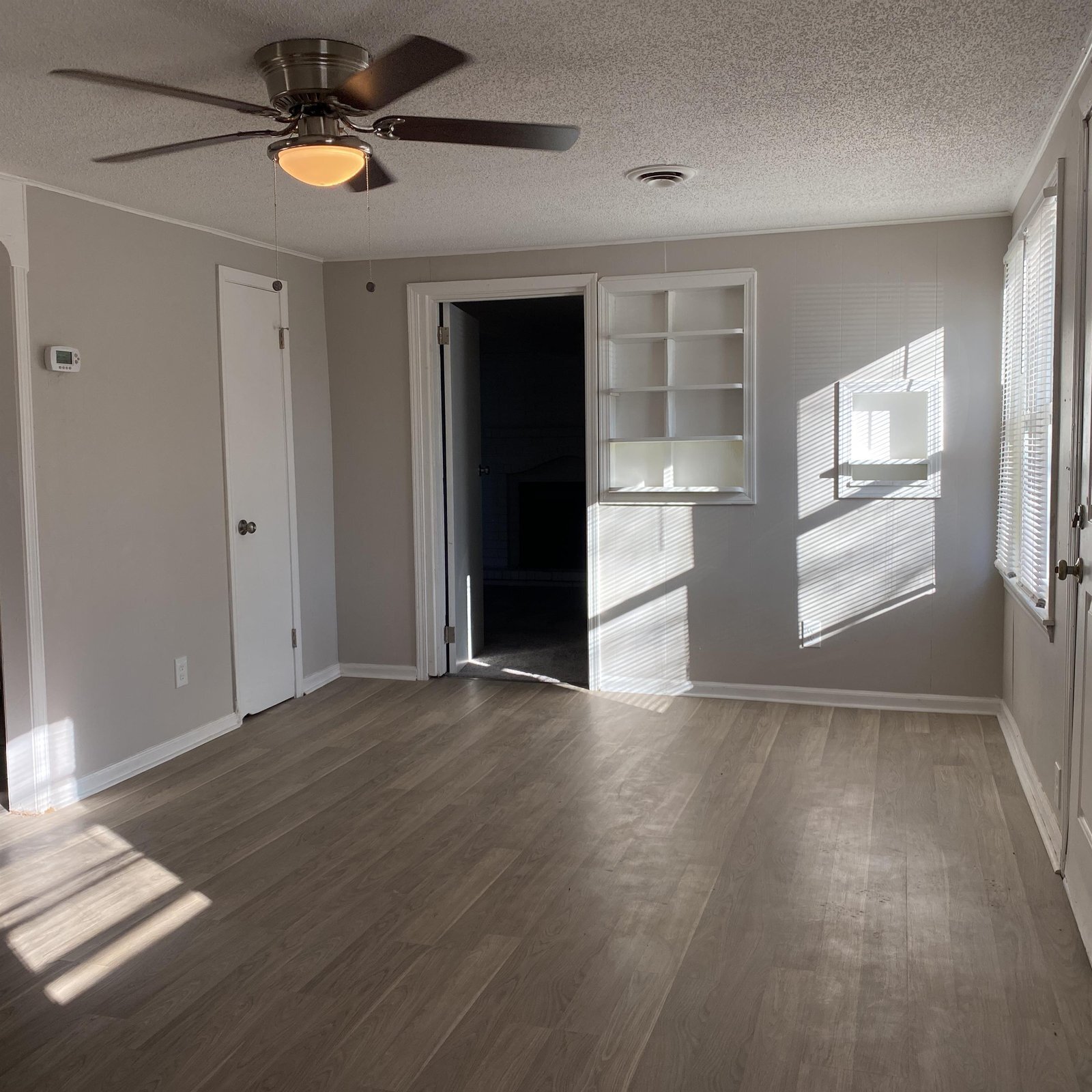 Building Photo - 332 N Cedar Ave