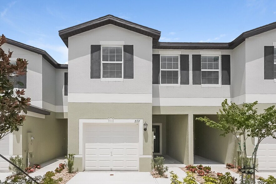 Primary Photo - 2137 Great Sapphire Ln