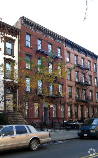 Primary Photo - 346 Gates Ave