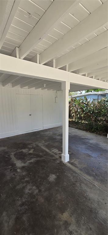 Building Photo - 1500 Roscomare Ave