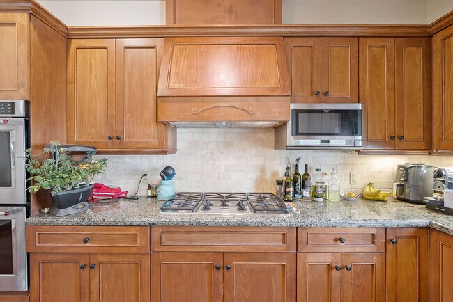 5 burner cooktop - 108 S El Molino Ave