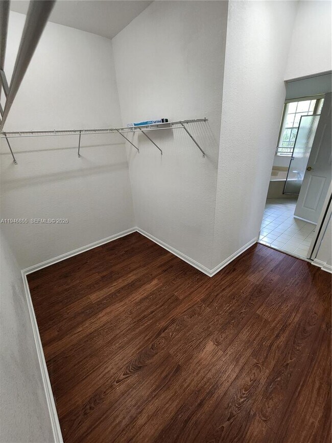 Building Photo - 2762 SW 85th Ave