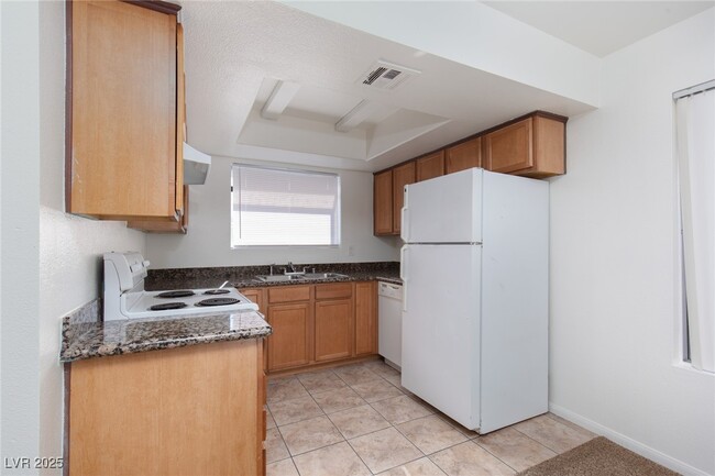 Building Photo - 7300 W Pirates Cove Rd