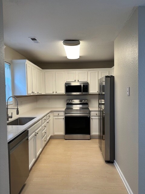 Building Photo - 8701 Mowbray Way