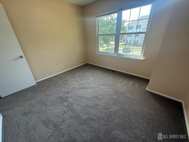 Building Photo - 425 Northam Dr