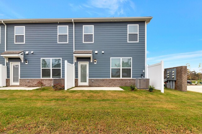 Building Photo - BRAND NEW 3 BD 3 BATH MURFREESBORO TOWNHOM...