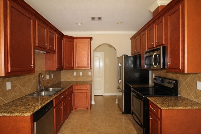 Building Photo - 1504 Glen Oaks Dr