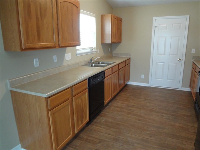 Building Photo - 4648 Birmingham Drive