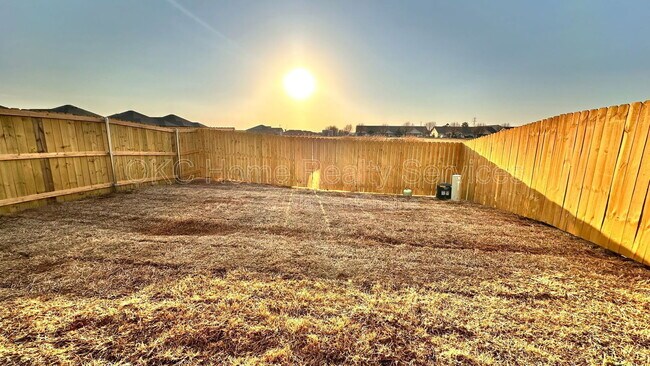 Building Photo - 11419 N University Ave