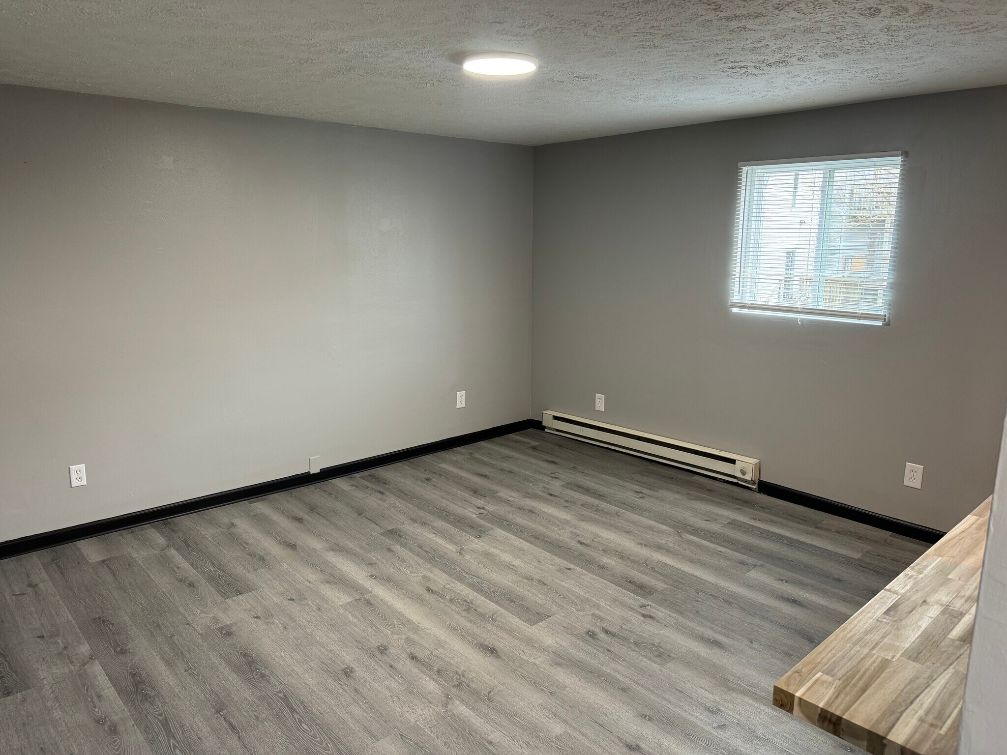 Building Photo - 706 Church St