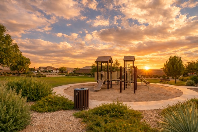 Building Photo - 272 W Satinka Dr