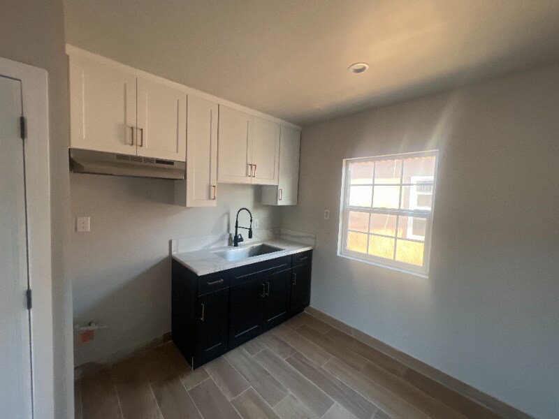 Building Photo - 9514 Avalon Blvd