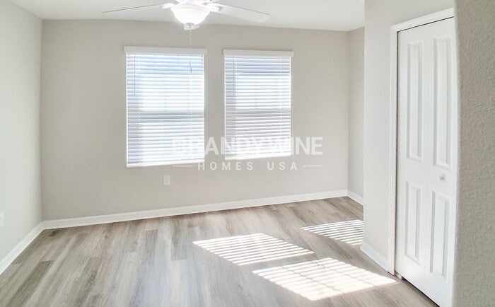 Building Photo - 5572 Mercado Dr