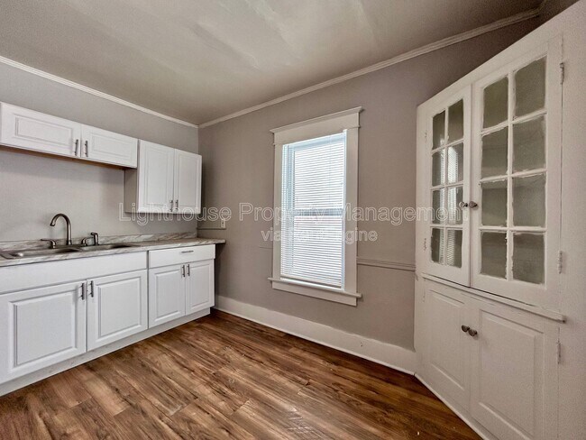 Building Photo - 2513 Sanford St