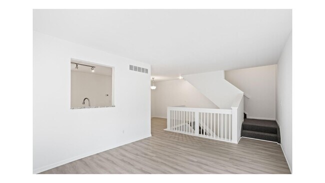 Building Photo - 880 Seville Row