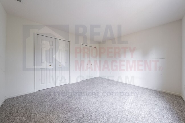Building Photo - Beautifully maintained 3 Bed 2 Bath Home i...